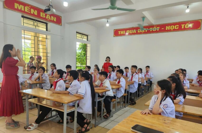  KHÔNG KHÍ NGÀY TỰU TRƯỜNG