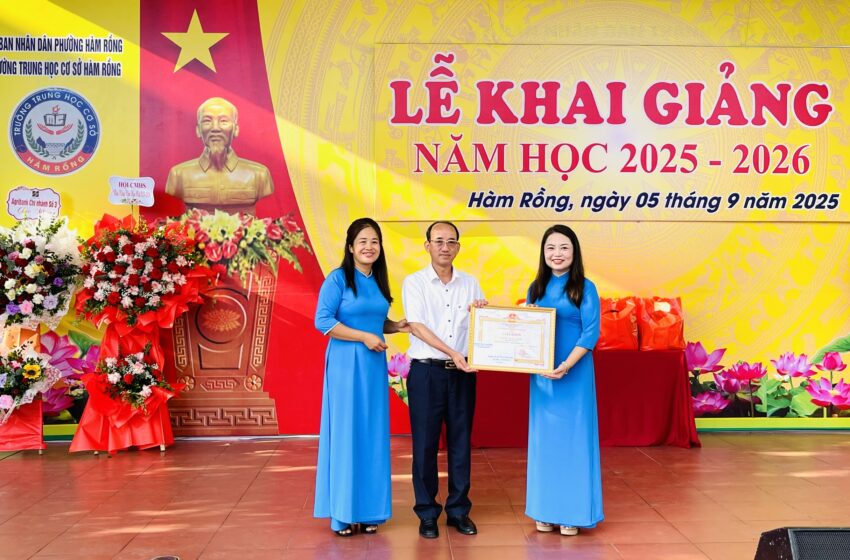  TRƯỜNG THCS HÀM RỒNG RỘN RÀNG NGÀY KHAI TRƯỜNG
